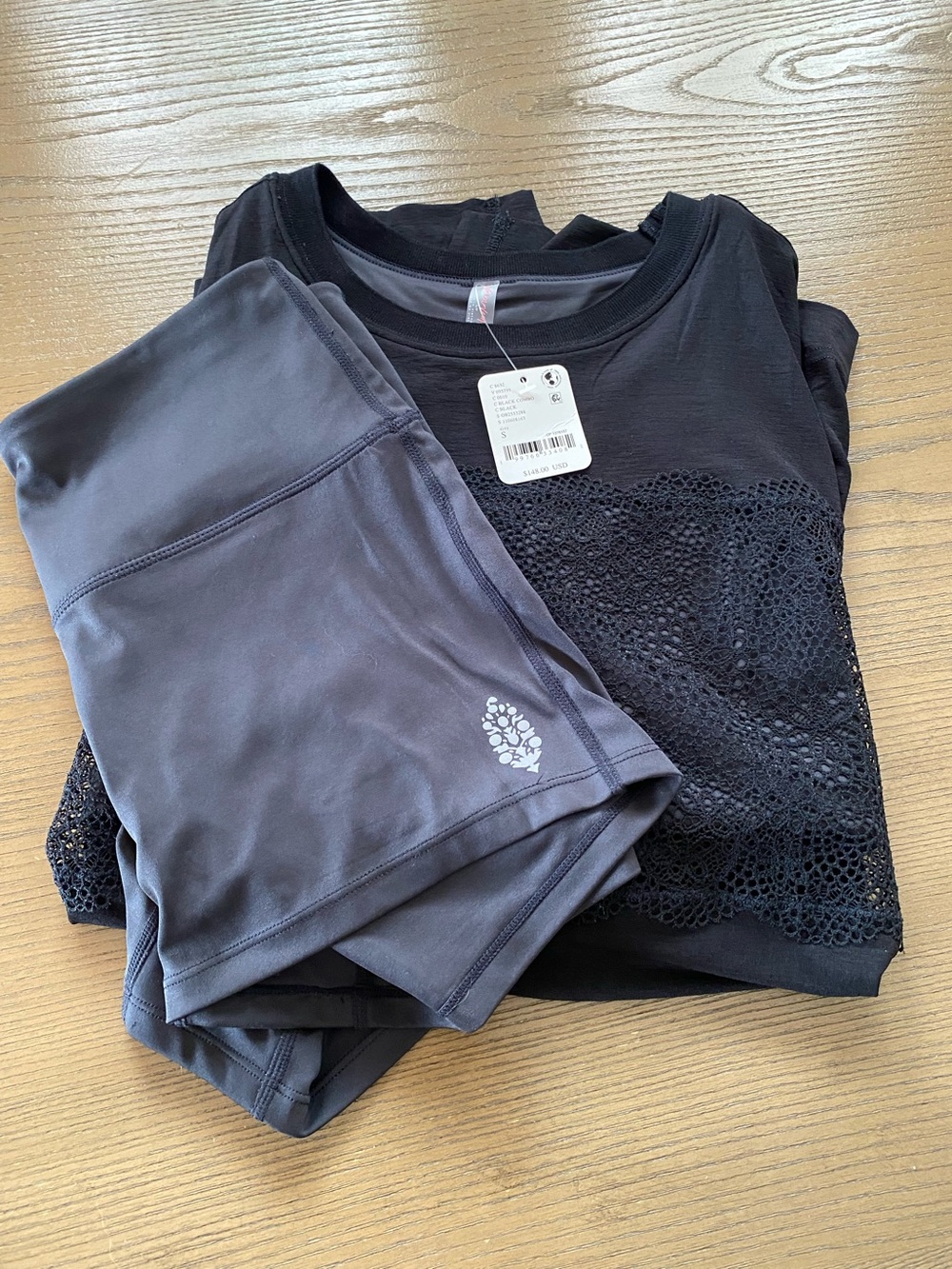 Free People Strike it Set in black- NWT